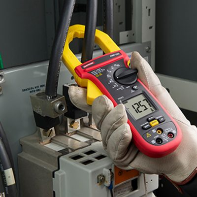 CERTIFICADO DE CALIBRACIÓN POR ORGANISMO DE ACREDITACIÓN DE  PINZAS VOLTIAMPERIMÉTRICAS DIGITALES.