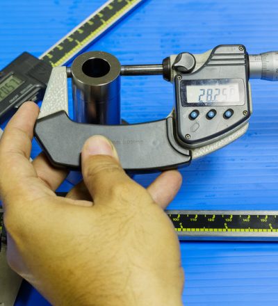 CERTIFICADO DE CALIBRACIÓN POR ORGANISMO DE ACREDITACIÓN EN LABORATORIO DE TORNILLO MICROMÉTRICO DE EXTERIORES DE 100 A 500 mm